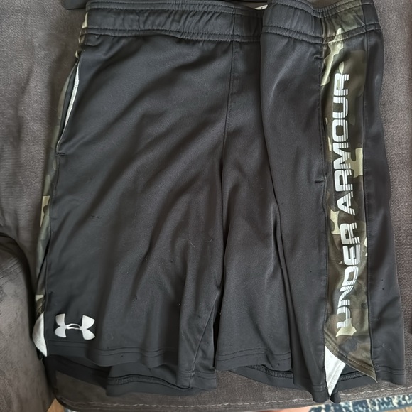 Boys athletic shorts YS youth small bundle.  2-Nike and 2-Under Armour - Picture 2 of 9